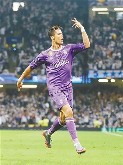 [天下足球]诺丁汉森林主场战胜曼城.